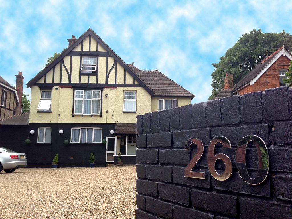 Отель The Avalon House St Albans Экстерьер фото